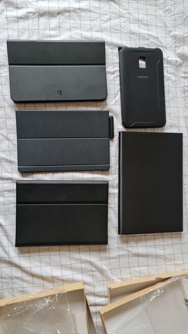 Tastature: Set futrola i Bluetooth tastatura za tablet - Više crnih — 9