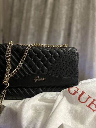 Torbe: Torba za rame, Guess