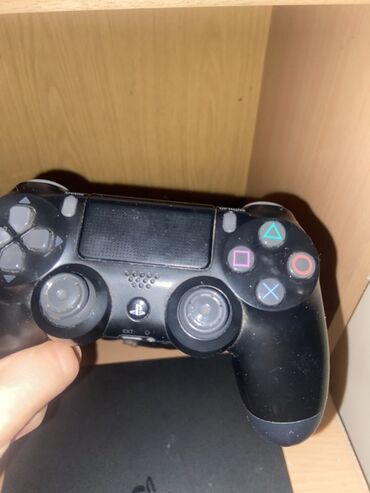 пс 3 супер слим: PlayStation 4 Slim (qara) + DualShock 4 nəzarətçi Xüsusiyyətlər: -