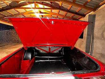 VAZ (LADA): VAZ 2101 (Jiquli) – klassik sedan Xüsusiyyətlər: - Kuzov rəngi — 2