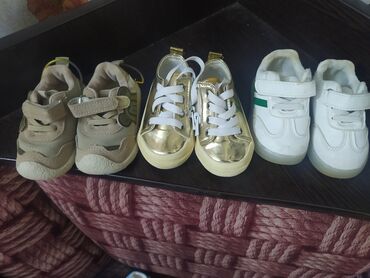 Детская обувь: Детская обувь набором – несколько пар кроссовок и ботинок для — 3