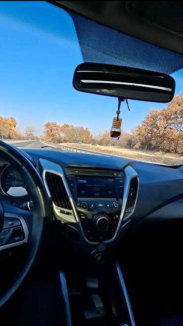 Hyundai: Hyundai Veloster: 1.6 l | 2012 il Hetçbek — 12