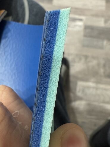 Süni güllər: Müxtəlif rənglərdə və teksturalarda mövcud olan döşəmə nümunələrinin — 4