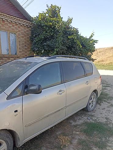 adblue бишкек: Toyota Avensis Verso: 2003 г., Универсал — 2