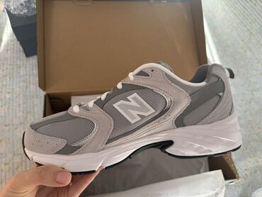 кроссовки new balance оригинал: Кроссовки, 40, New Balance, Новый, цвет - Серый, Самовывоз, Бесплатная доставка, Платная доставка