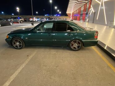 Mercedes-Benz: Mercedes-Benz 240: 2.4 l | 1998 il Sedan — 5