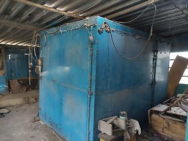 Холодильное оборудование: 300 * * 200 см 200, В наличии — 3