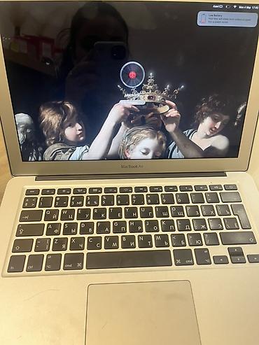 macbook air m4: Apple MacBook Air noutbuku - Model: MacBook Air (gümüş alüminium — 2