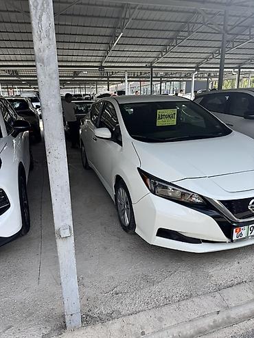 lada 9: Nissan Leaf: 2023 г., Автомат, Электромобиль, Хэтчбэк — 3