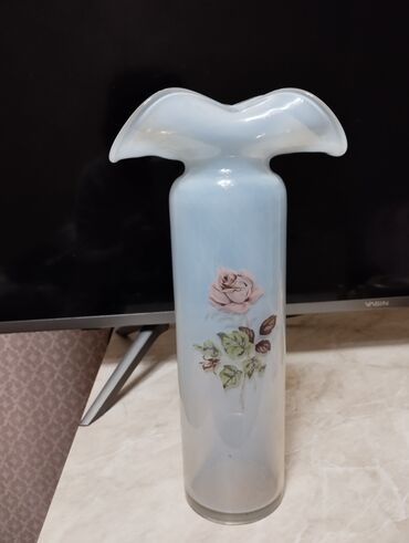 ваза для цветы: Продаю вазу старинную1200сомов