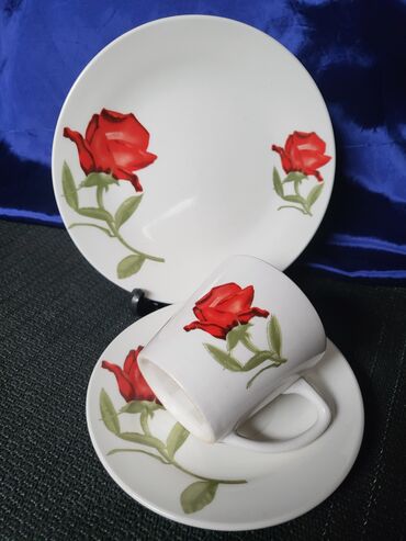 Ostalo posuđe: Vintaz porcelanski set. Set nigde okrzan,napukao,polomljen,sve na — 2