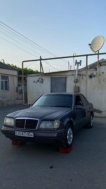 Mercedes-Benz: Mercedes-Benz E 250: 2.5 l | 1994 il Sedan — 1