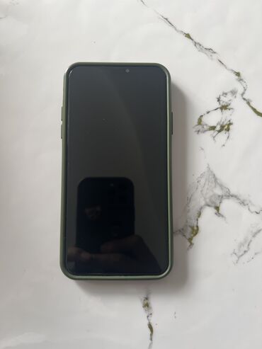 Техника и электроника: IPhone 11 Pro Max, Б/у, 256 ГБ, Black Titanium, Чехол, 77 %