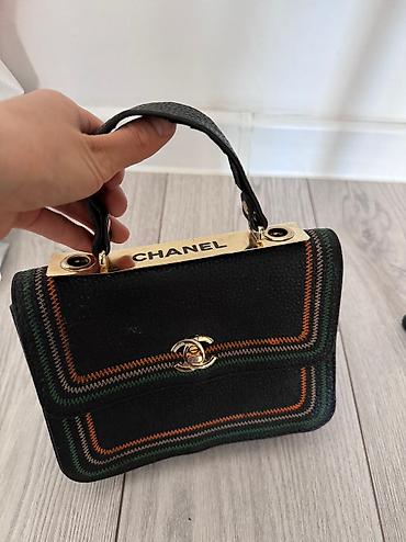 Классические сумки: Продаются кожаные сумки.
1 и 8 сумка-по 1000
Остальные по 100-200-400 — 7