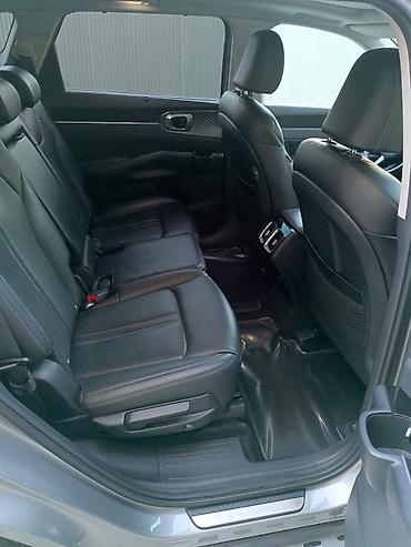 kia radiator: Kia Sorento AWD – gümüş rəngli, müasir dizaynlı yolsuzluq/SUV — 7