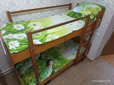 двухъярусная кровать со столом и шкафом внизу: Шкаф, Б/у