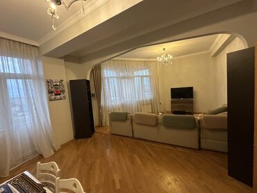 Otaqların uzunmüddətli kirayəsi: Nərimanov rayonunda ( Montin ) 3otaqlı 120kv.m ( əlavə olaraq 180kv.m -da lalafo.az — 3 Otaqların uzunmüddətli kirayəsi: Nərimanov rayonunda ( Montin ) 3otaqlı 120kv.m ( əlavə olaraq 180kv.m — 3