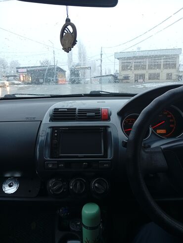 Honda: Honda Fit: 2002 г., 1.3 л, Вариатор, Бензин, Хэтчбэк — 6