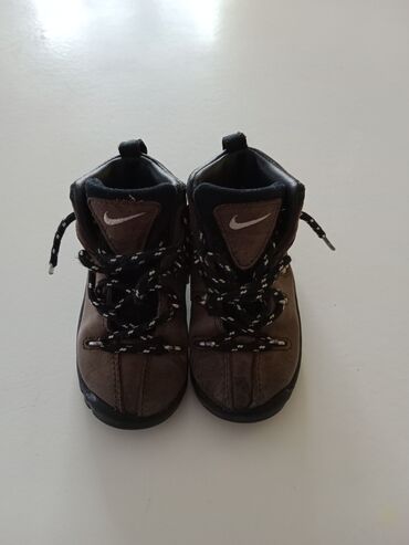 Gležnjače: Gležnjače, Nike, Veličina - 22 na lalafo.rs — 4 Gležnjače: Gležnjače, Nike, Veličina - 22 — 4