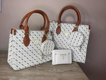 Torbe: Guess ❤️
Novčanik:
Cena 1750 din. +ptt 📌
Torbica:
Cena 2900 din +ptt 📌 — 6