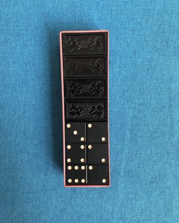 Digər əntiq əşyalar: Antik sovet dovrune aid dominolar 
30 manatdan bashlayir — 9