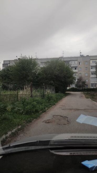 продаю квартиру 2 к 1 этаж: Продаю 1комнатную квартиру ЦО Аврора с Булан-соготту (Комсомол) рядом