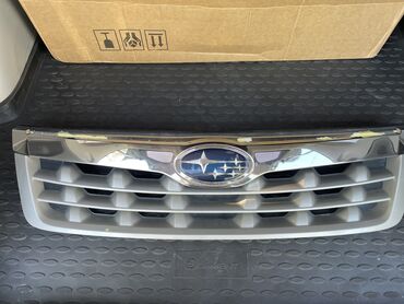 Решетки радиатора: Решетка радиатора Subaru 2011 г., Б/у, Оригинал