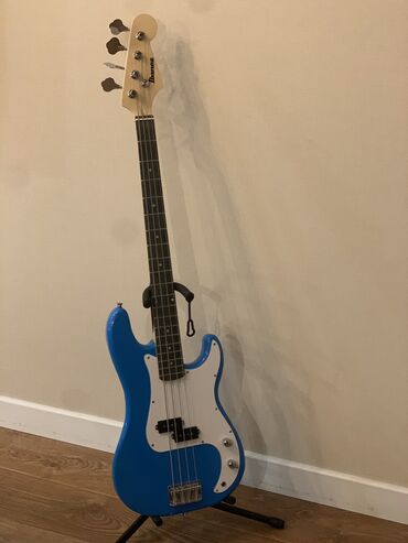 Səs avadanlığı: Bas gitara, Ibanez, 4 sim, İşlənmiş