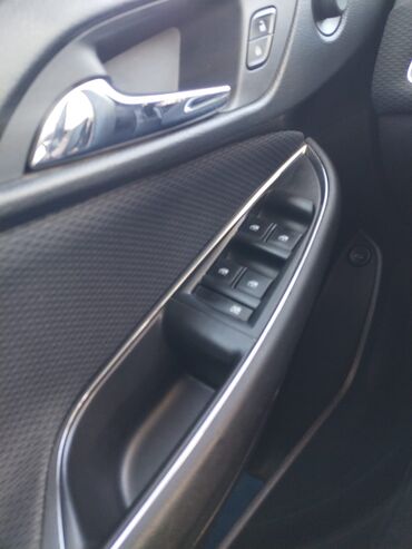 Chevrolet: Chevrolet Cruze: 1.4 l | 2018 il 129500 km Sedan — 14