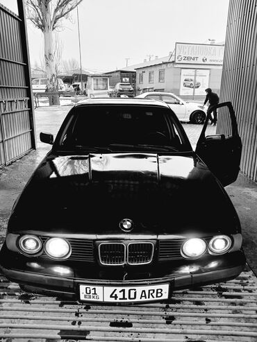 bmw 523: BMW 523: 2 л, Механика, Бензин, Седан