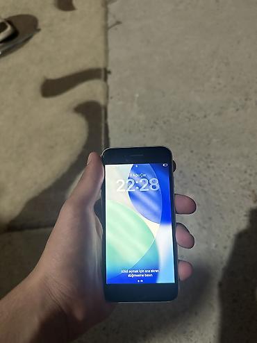 Apple iPhone: IPhone SE 2020, 64 GB — 7