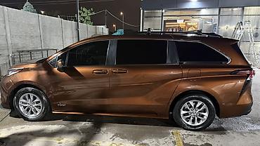 Toyota: Toyota Sienna: 2021 г., 2.5 л, Гибрид, Вэн/Минивэн — 3
