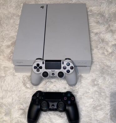 playstation 4 4pda: Продаю фат прошитая +10топ игр Память 500гиг, в идеальном состоянии