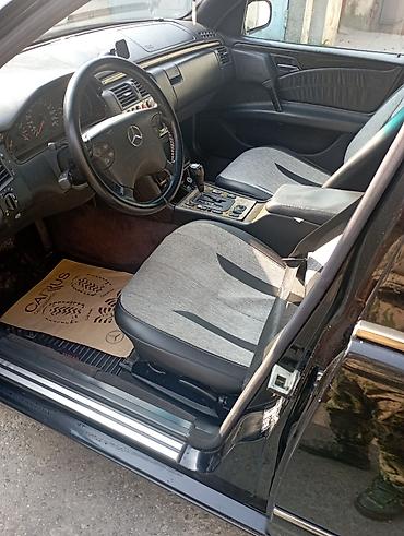 w210 lyuk: Mercedes-Benz E-Class: 2.3 l | 1998 il Sedan — 6