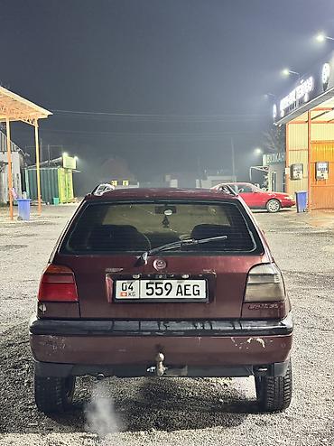 step vagon: Volkswagen Golf: 1992 г., 1.8 л, Механика, Бензин, Хэтчбэк — 10