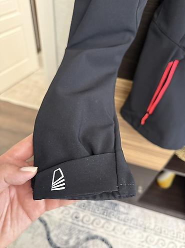 эко куртки: Куртка TRIBORD (Decathlon) softshell, черная с красными молниями. - — 2
