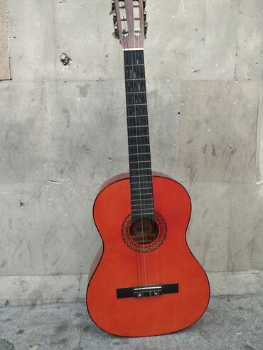 klassicheskaja gitara yamaha c40: Gitara