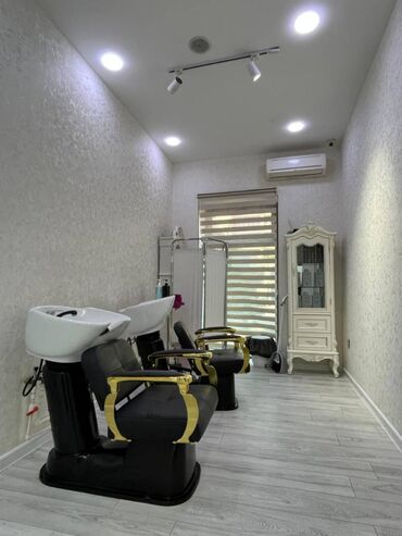 Digər kommersiya daşınmaz əmlakı: Yasamal rayonu, Statistika Komitəsinin yaxınlığında, ümumi sahəsi 135 — 9