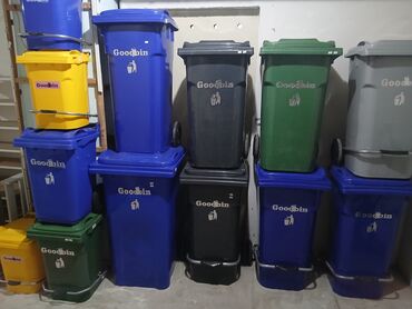 Tullantı qabları: Müxtəlif ölçülərdə və rənglərdə Goodbin zibil qutuları. Bu zibil — 20