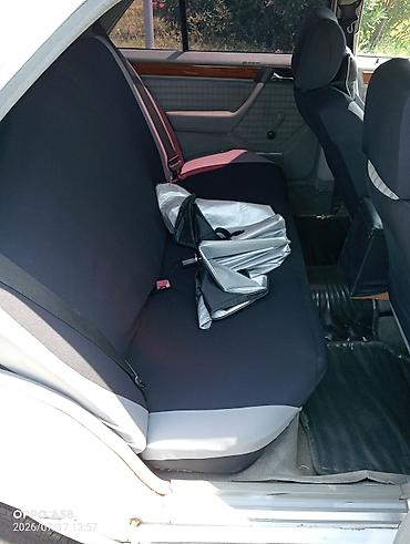 mercedes 180 b: Mercedes-Benz E 230: 2.3 l | Sedan — 5