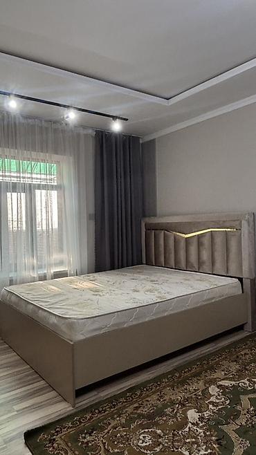 Үй жана бакча: Эки кишилик керебет, Колдонулган, Матрасы бар, узуну - 200 см — 1