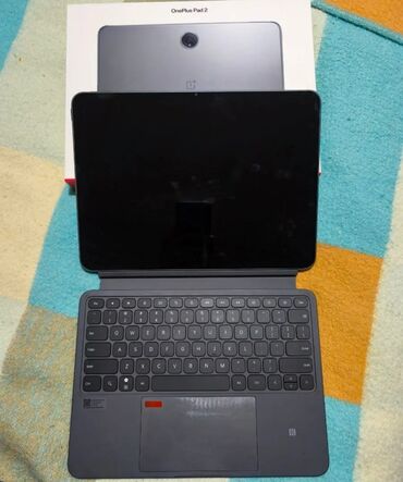baku electronics planşetlər: Oneplus Pad 2 Aksesuar olaraq original klaviatura və sadə folio keys