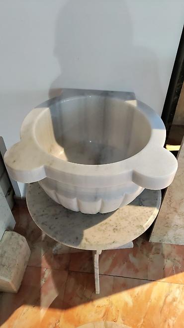 tulpan gul: Mərmər hamam tası və kurna - Material: təbii mərmər (ağ, boz damarlı — 1