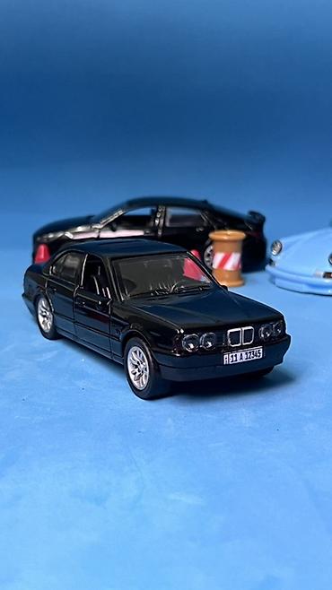Искусство и коллекционирование: Məhsul: Qara rəngli klassik sedan avtomobilinin miqyaslı model maşını — 3