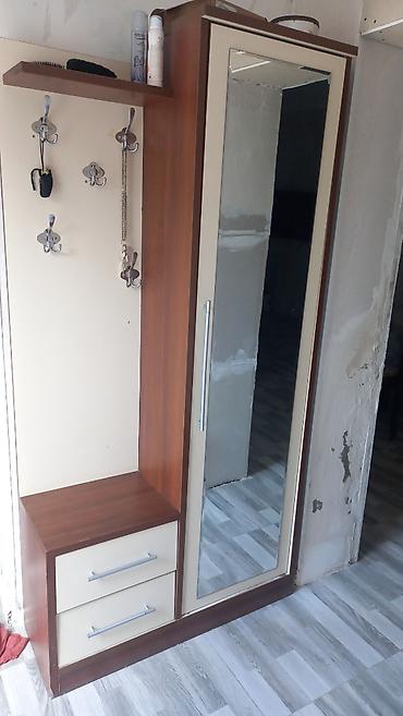 İşlənmiş, 1 qapı, Güzgülü, Qırmızı, Açılan, Düz dolab