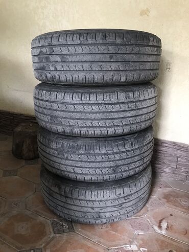 летние шины 23560 r18: Продам свежую летнюю резину 235/60 R18, фирмы Centara брал в шинном
