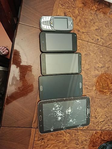 Müxtəlif model mobil cihaz dəsti. işlemir telefonlar,zapças kimi