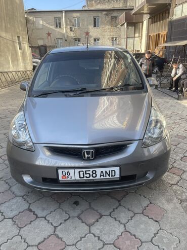 Honda: Honda Fit: 2003 г., 1.3 л, Вариатор, Бензин, Седан