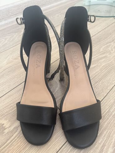 вечерние платья с болеро: Босоножки, 40, AURA SHOES, Б/у, цвет - Черный, Самовывоз