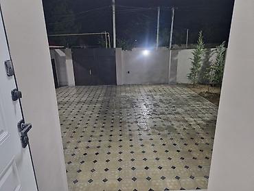 lipar gulu: Həyət evi – müstəqil tikili - Tam hasarlanmış, darvazalı həyət; — 8